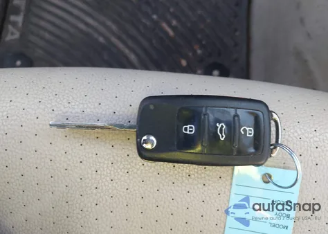 2013 Volkswagen Jetta 2.5L Se z USA, uszkodzony, nr VIN 3VWDX7AJ9DM384700